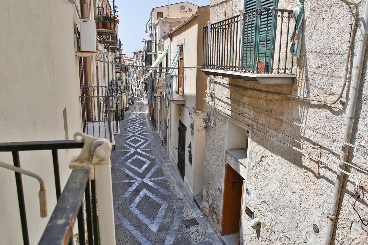Palazzo Melnis Cefalù Exterior foto